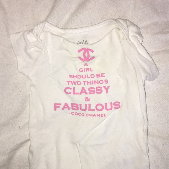 Assorted onesies - Picture 2 of 6